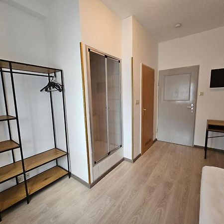 Hotel Haus Isenburg نيو ايسنبرغ المظهر الخارجي الصورة