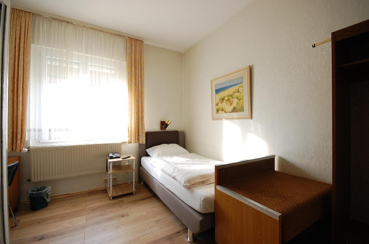 Hotel Haus Isenburg نيو ايسنبرغ المظهر الخارجي الصورة