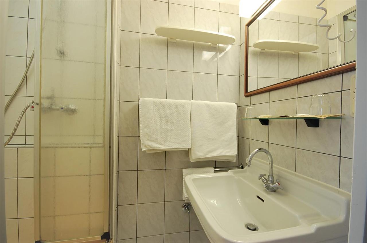 Hotel Haus Isenburg نيو ايسنبرغ المظهر الخارجي الصورة