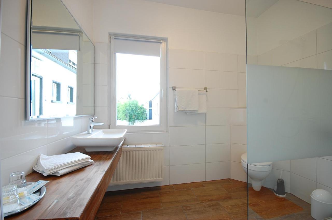 Hotel Haus Isenburg نيو ايسنبرغ المظهر الخارجي الصورة