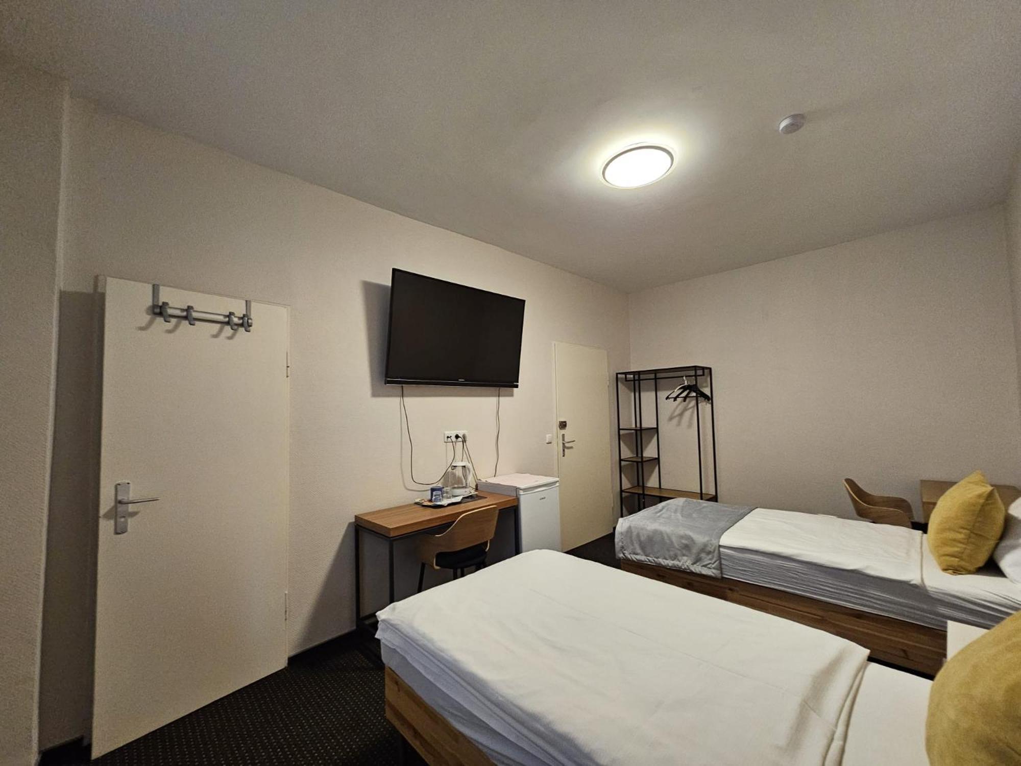 Hotel Haus Isenburg نيو ايسنبرغ المظهر الخارجي الصورة