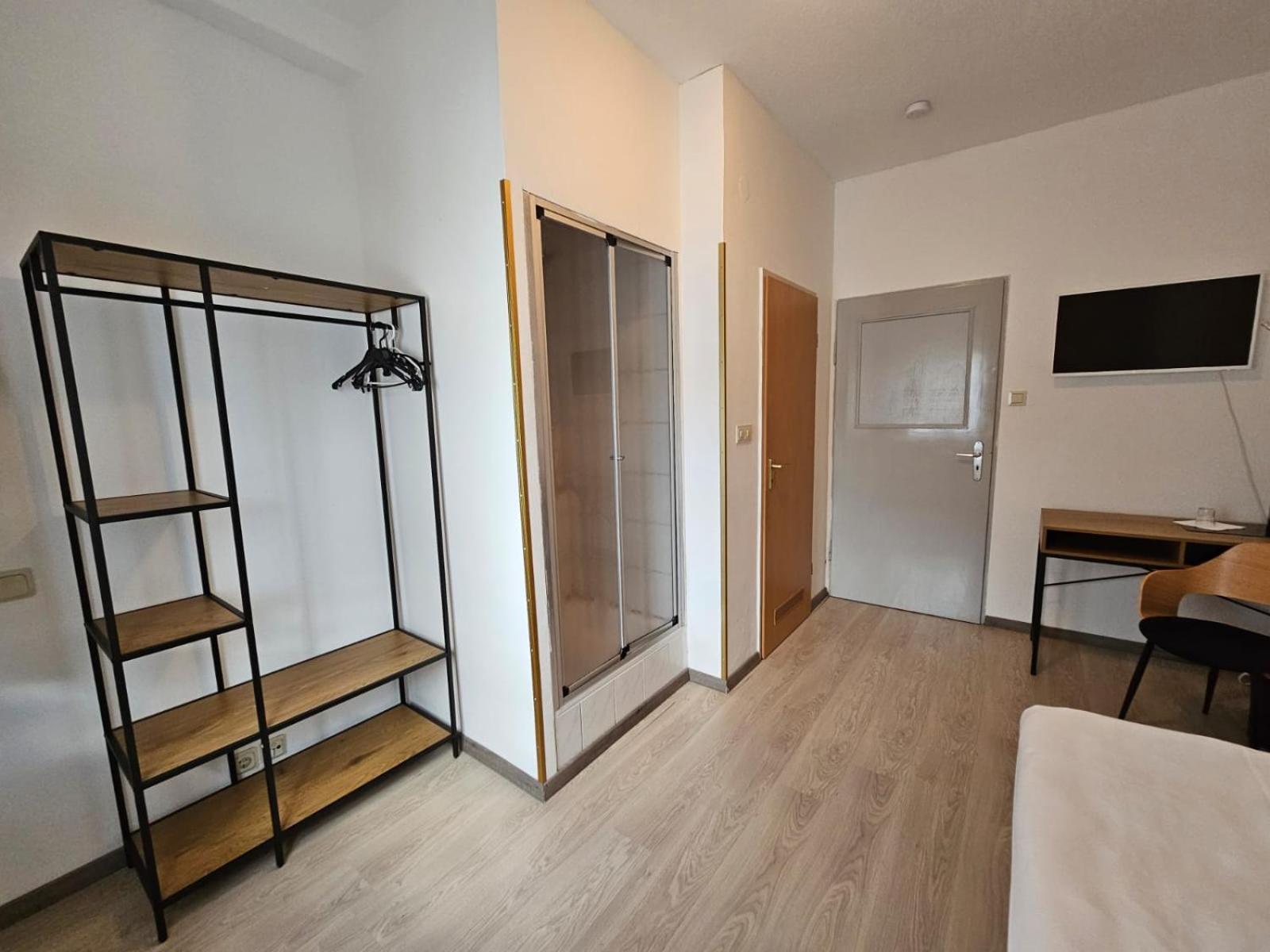 Hotel Haus Isenburg نيو ايسنبرغ المظهر الخارجي الصورة