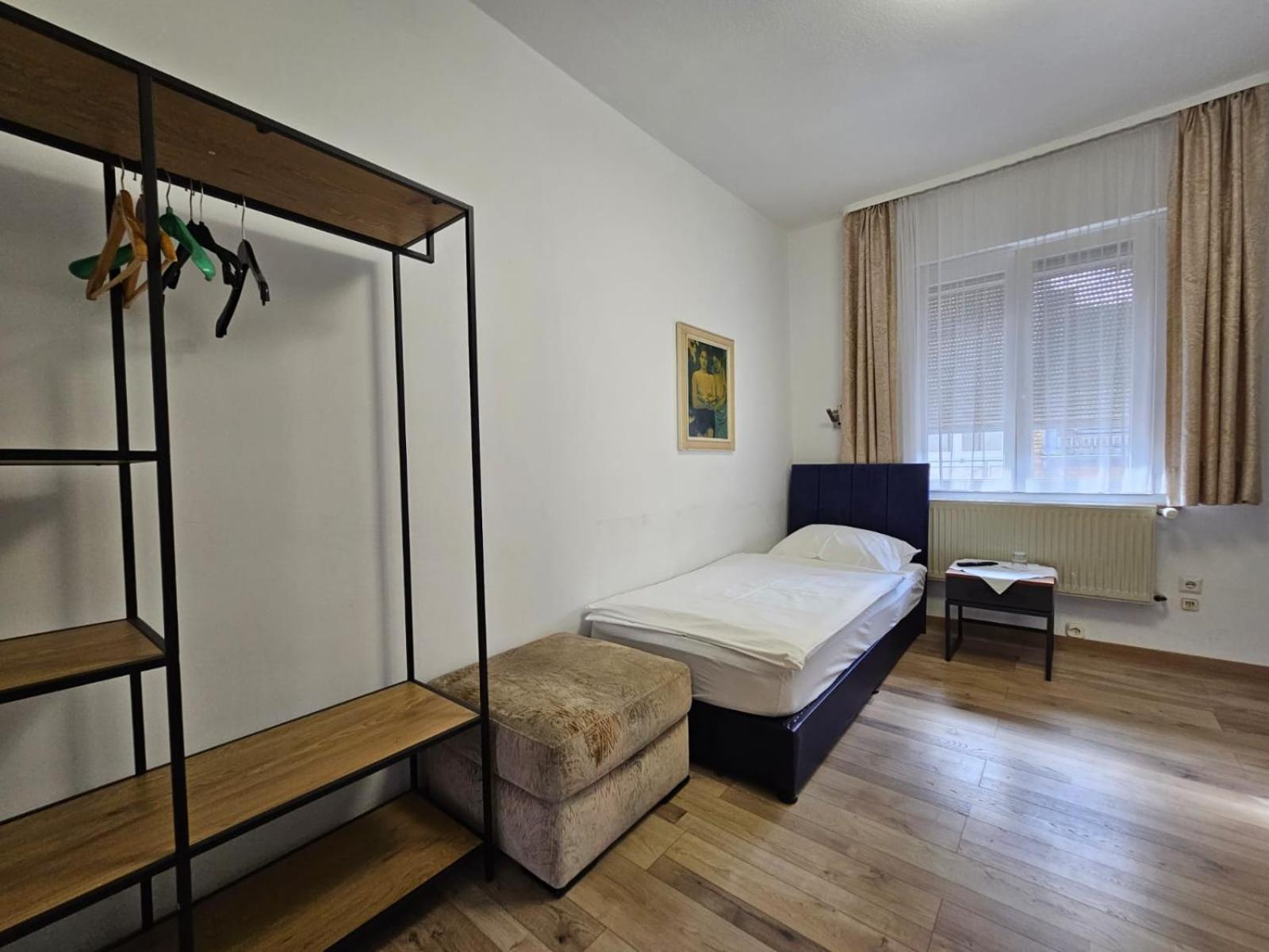 Hotel Haus Isenburg نيو ايسنبرغ المظهر الخارجي الصورة
