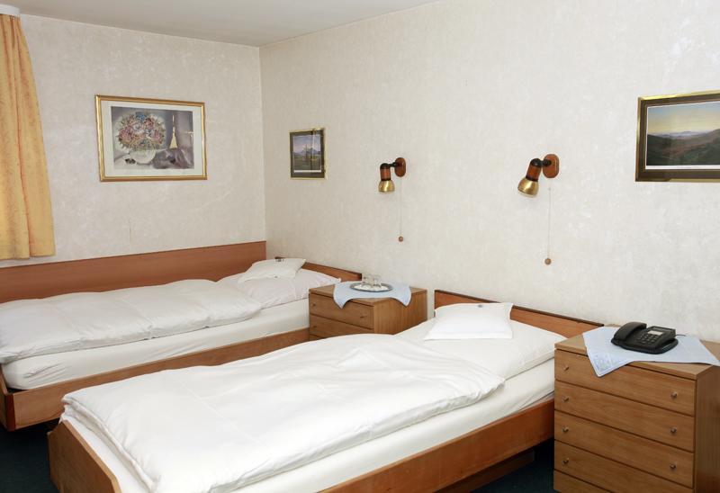 Hotel Haus Isenburg نيو ايسنبرغ المظهر الخارجي الصورة